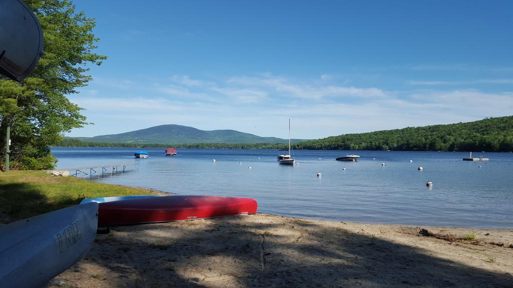 Inn At Pleasant Lake New London Buitenkant foto
