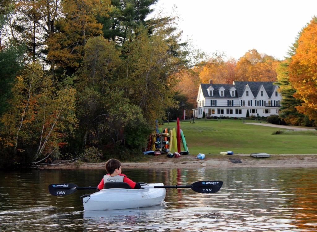 Inn At Pleasant Lake New London Buitenkant foto