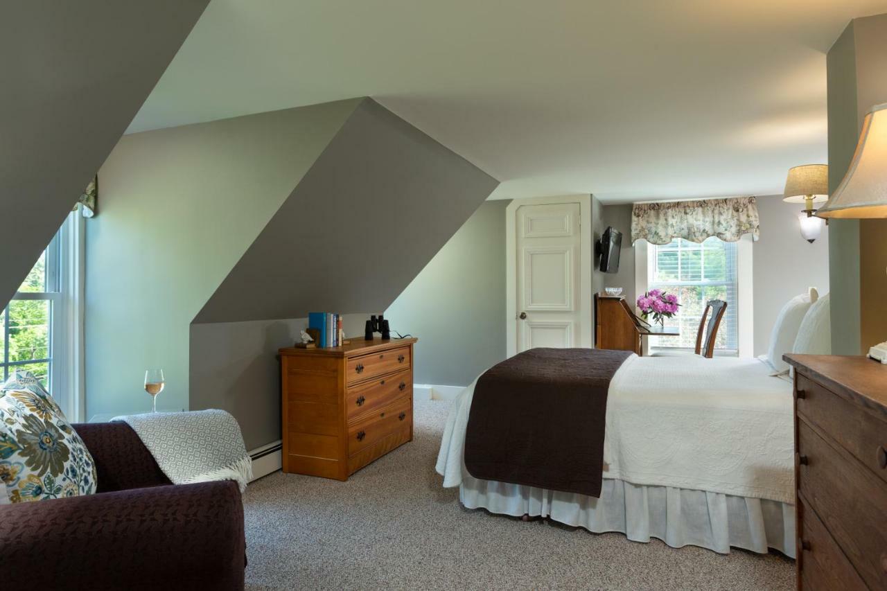 Inn At Pleasant Lake New London Buitenkant foto