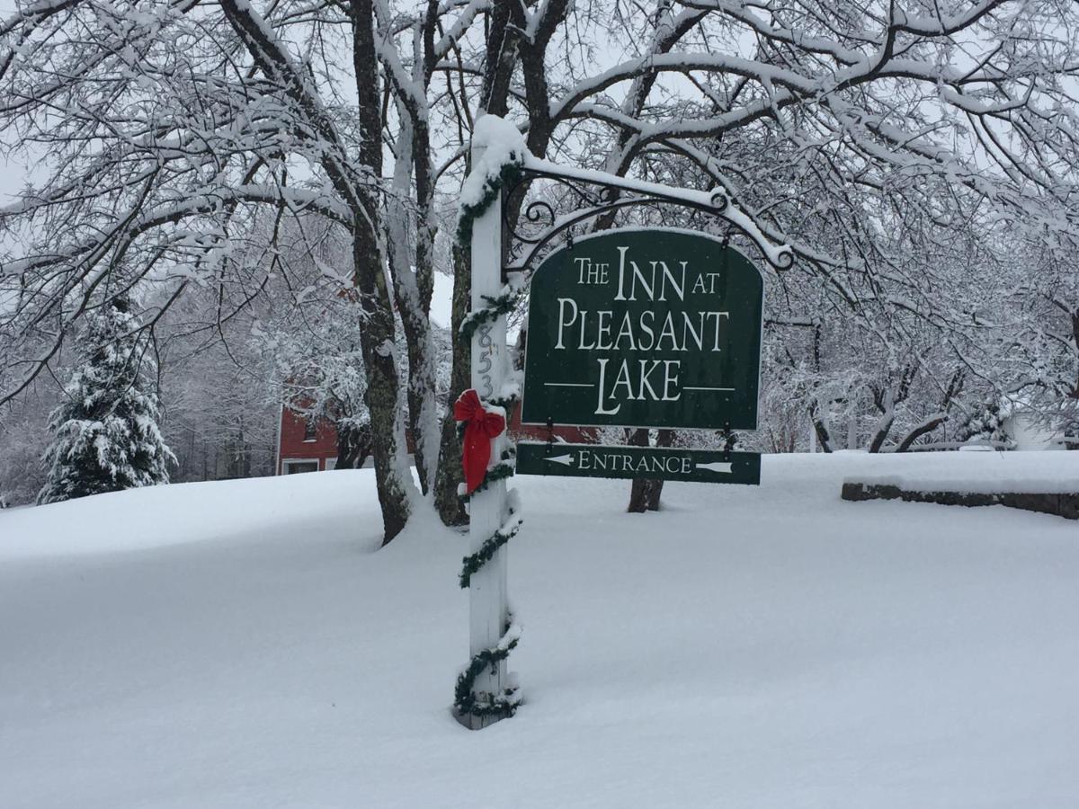 Inn At Pleasant Lake New London Buitenkant foto